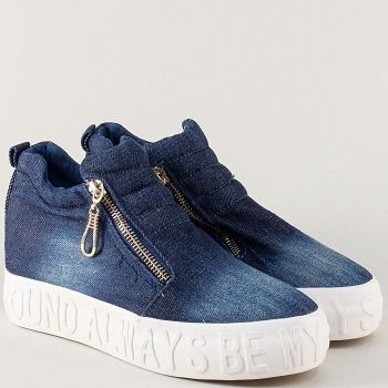 В топлите месеци, шик с деним