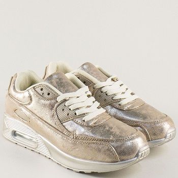 Злато, сребро, бронз... много блясък в чифт обувки или чанта